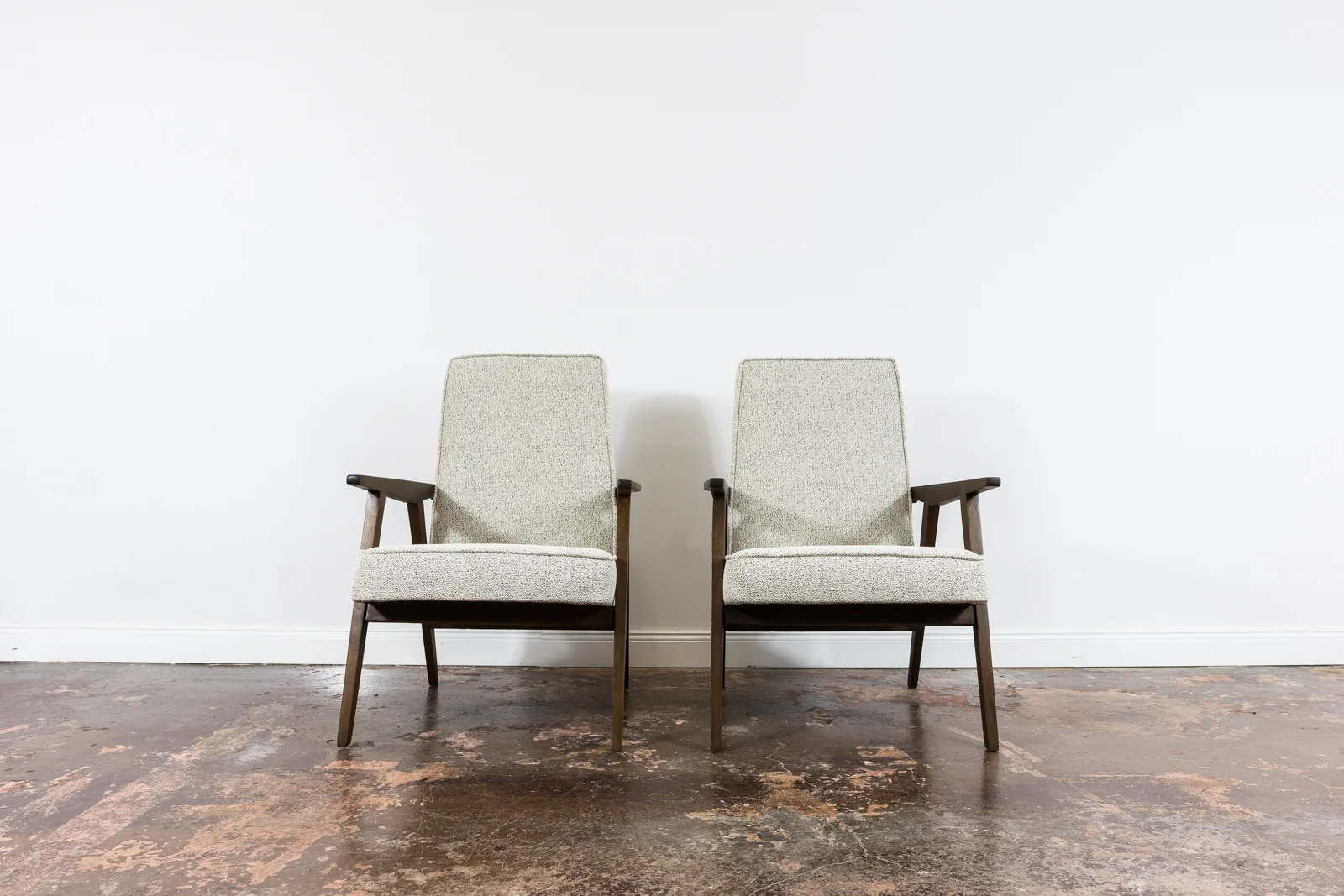 Pair of armchairs, beech wood, Poland, 1960s