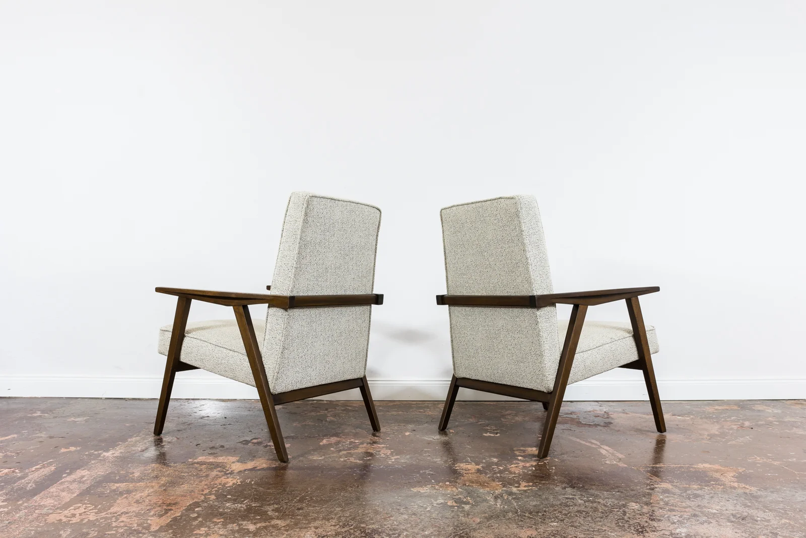 Pair of armchairs, beech wood, Poland, 1960s