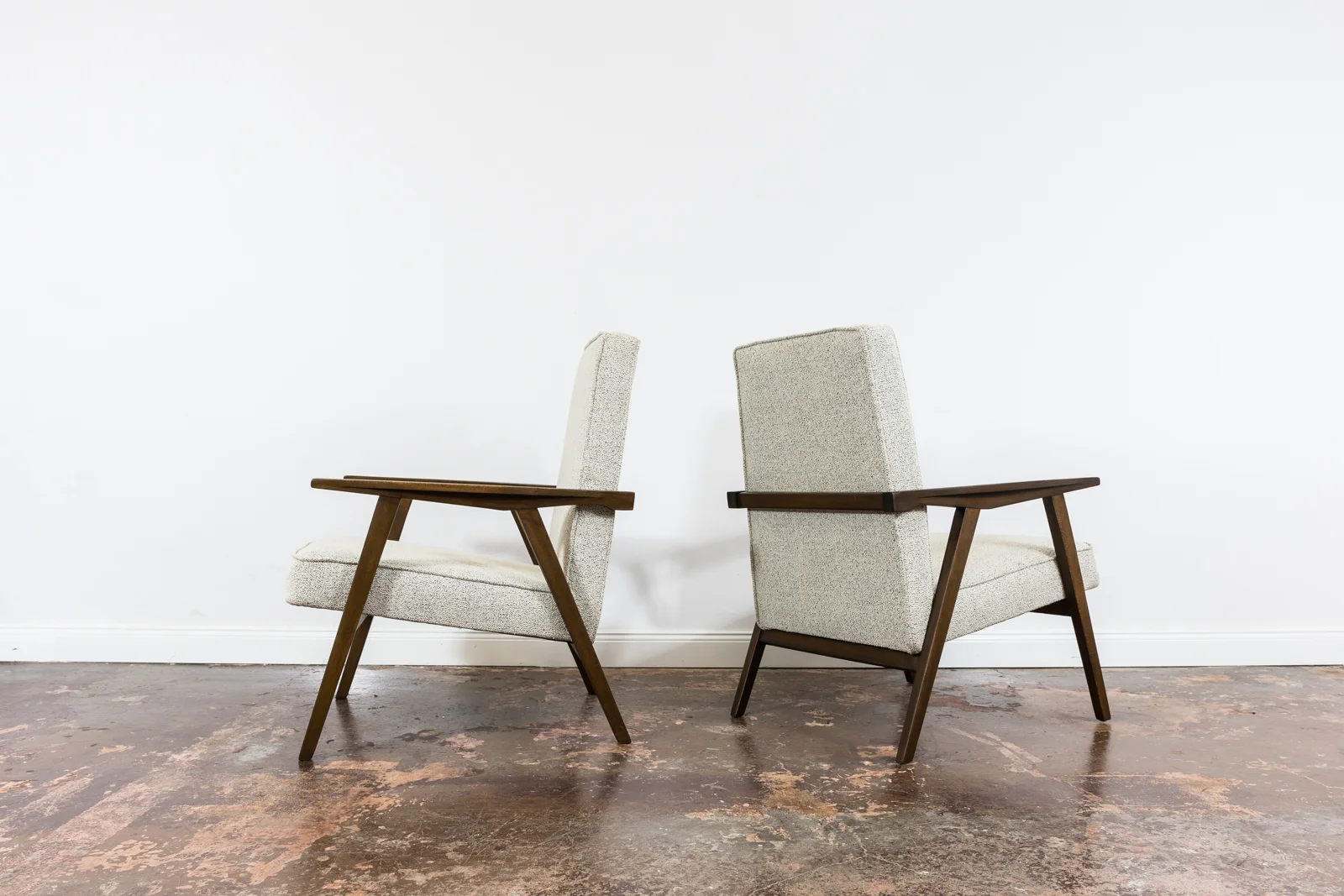 Pair of armchairs, beech wood, Poland, 1960s