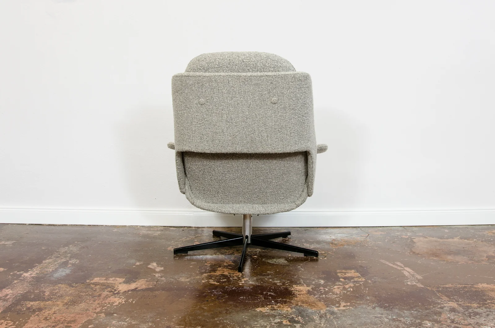 B7041 Swivel Armchair by Zakłady Przemysłu Meblarskiego w Radomsku, Poland, 1970s