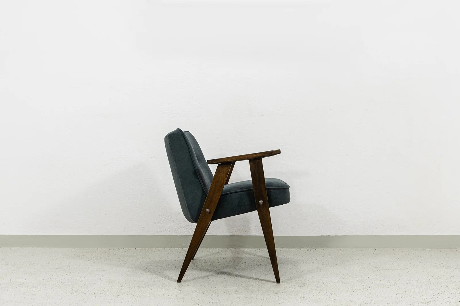 366 Armchair, designed by Józef Chierowski, Dolnośląska Fabryka Mebli, Poland, 1960s