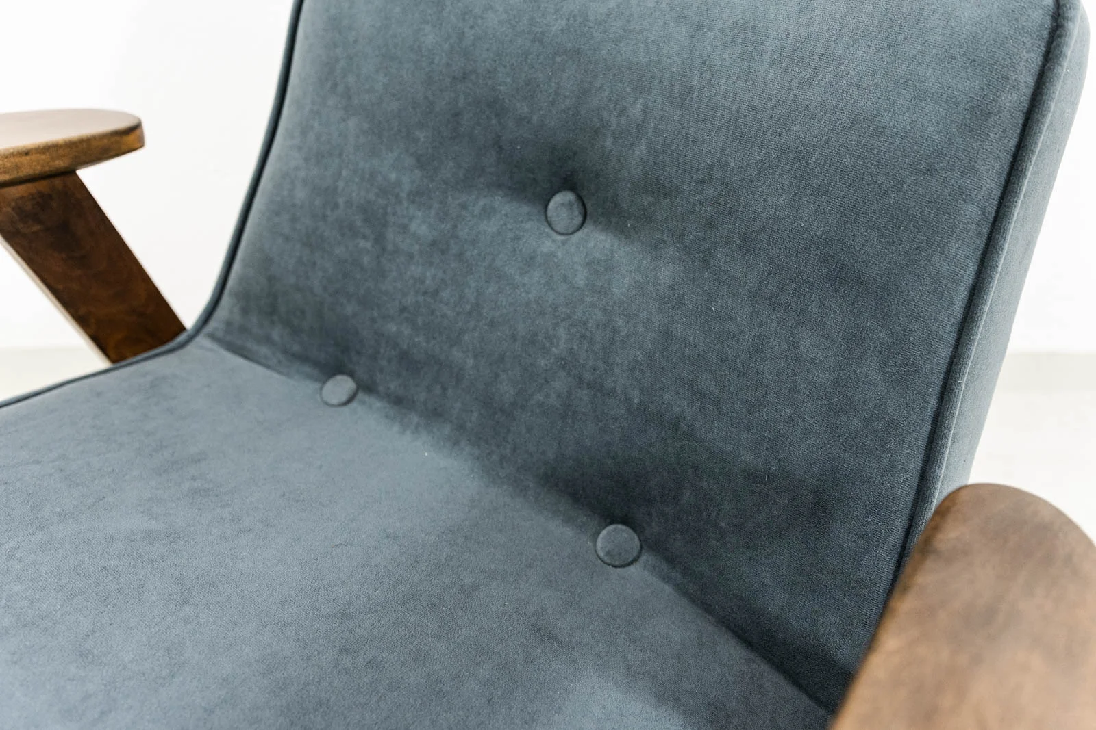 366 Armchair, designed by Józef Chierowski, Dolnośląska Fabryka Mebli, Poland, 1960s