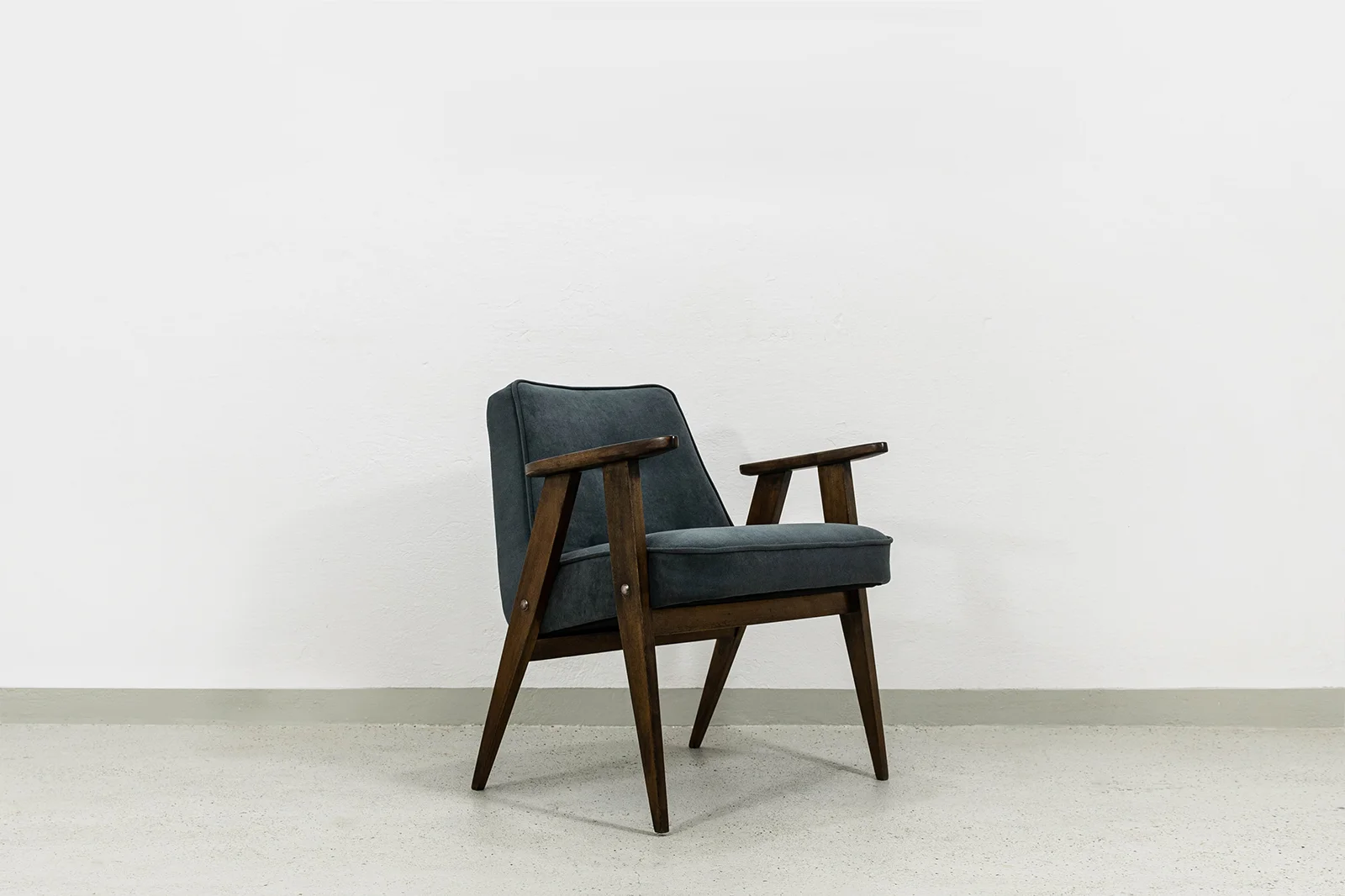 366 Armchair, designed by Józef Chierowski, Dolnośląska Fabryka Mebli, Poland, 1960s
