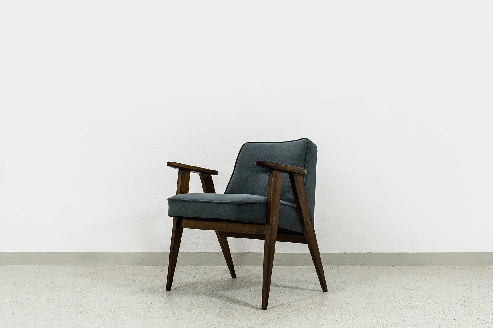 366 Armchair, designed by Józef Chierowski, Dolnośląska Fabryka Mebli, Poland, 1960s