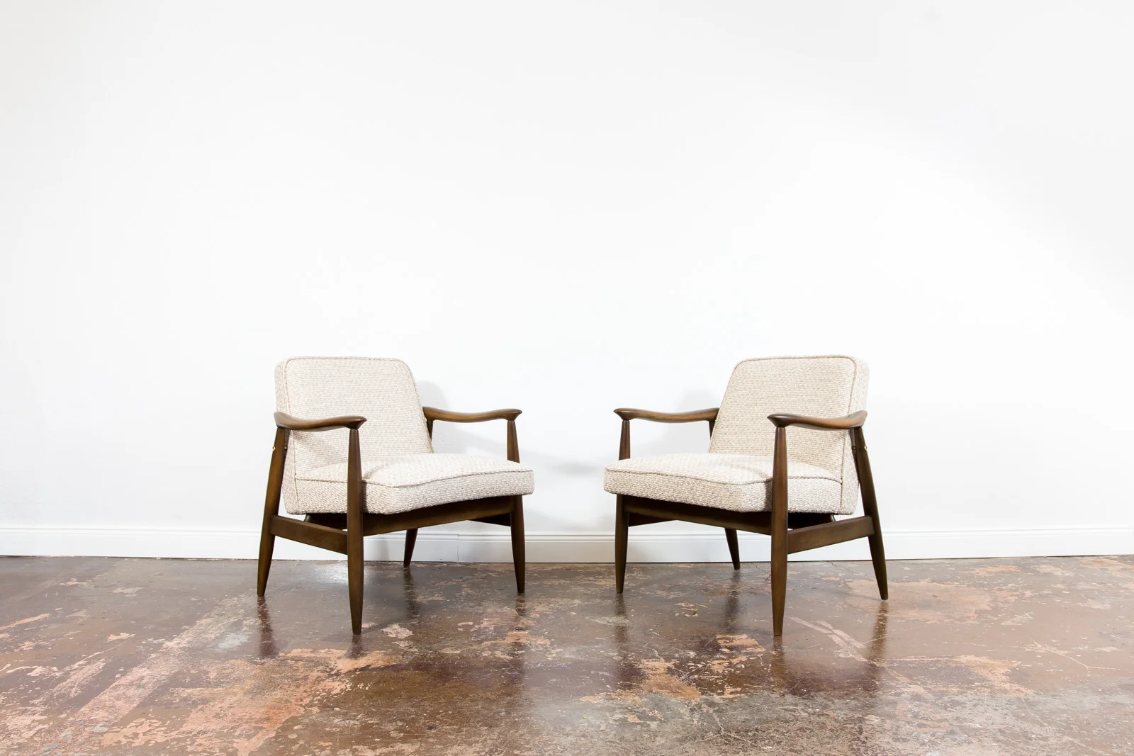 Pair of GFM-87 Armchairs Designed by Juliusz Kędziorek, Gościcińska Fabryka Mebli, Poland, 1960s