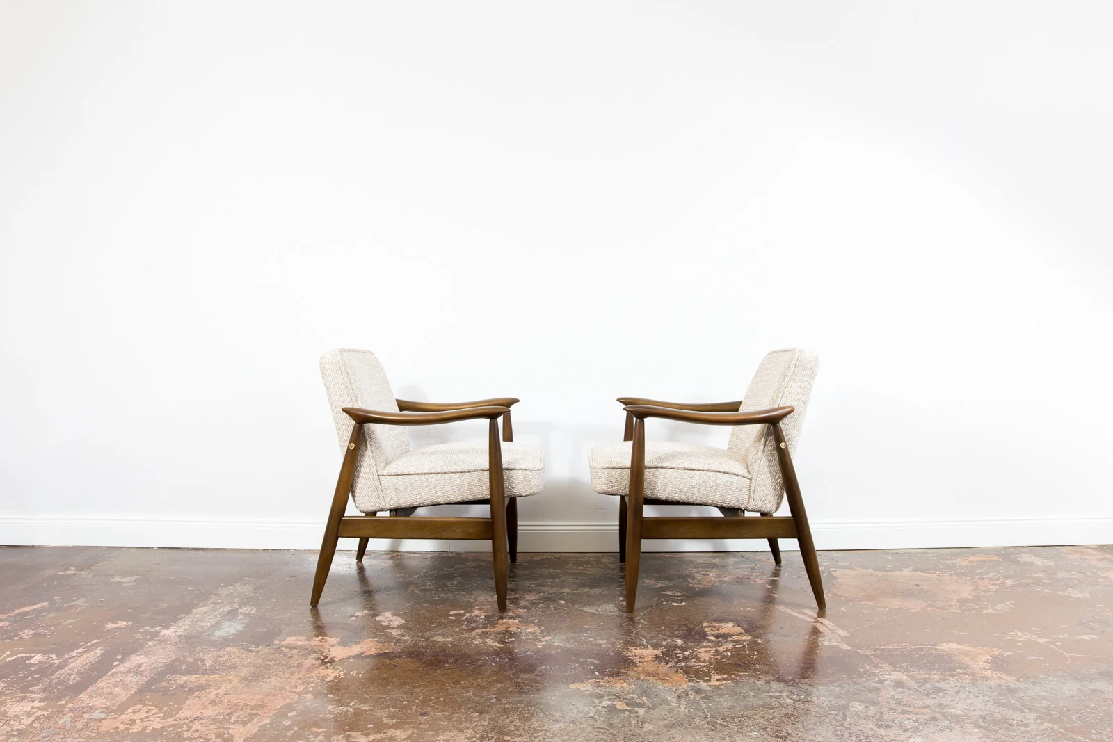Pair of GFM-87 Armchairs Designed by Juliusz Kędziorek, Gościcińska Fabryka Mebli, Poland, 1960s
