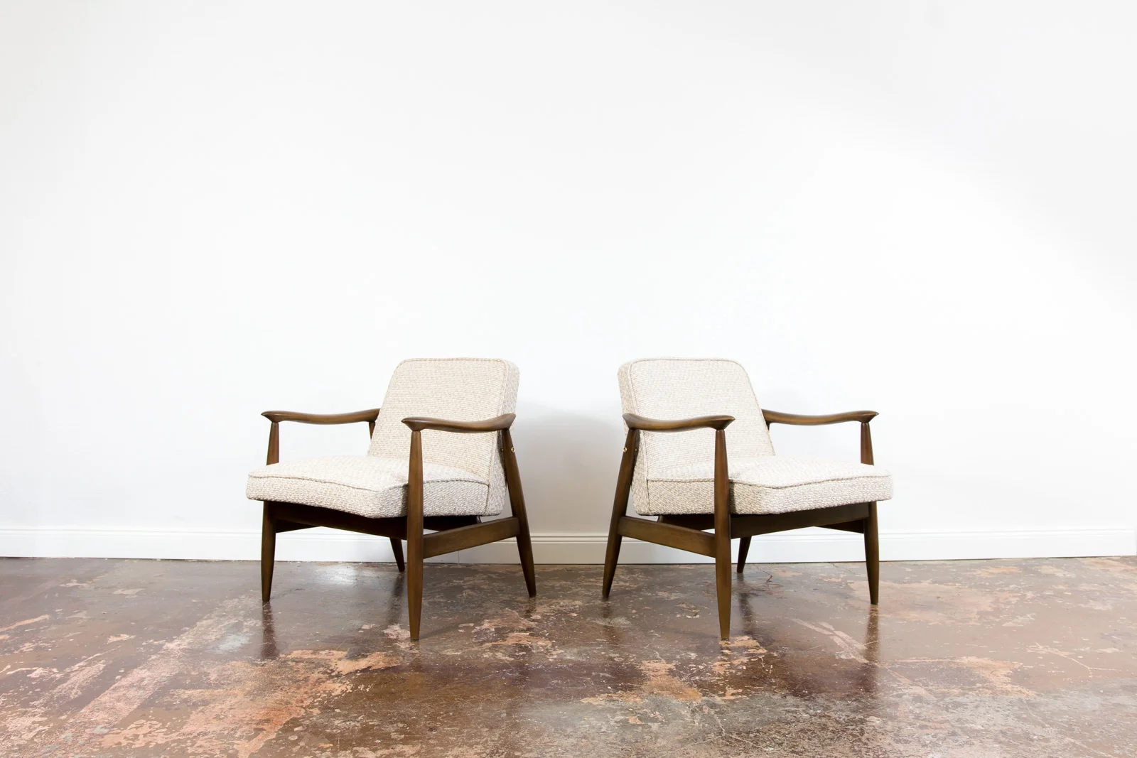 Pair of GFM-87 Armchairs Designed by Juliusz Kędziorek, Gościcińska Fabryka Mebli, Poland, 1960s