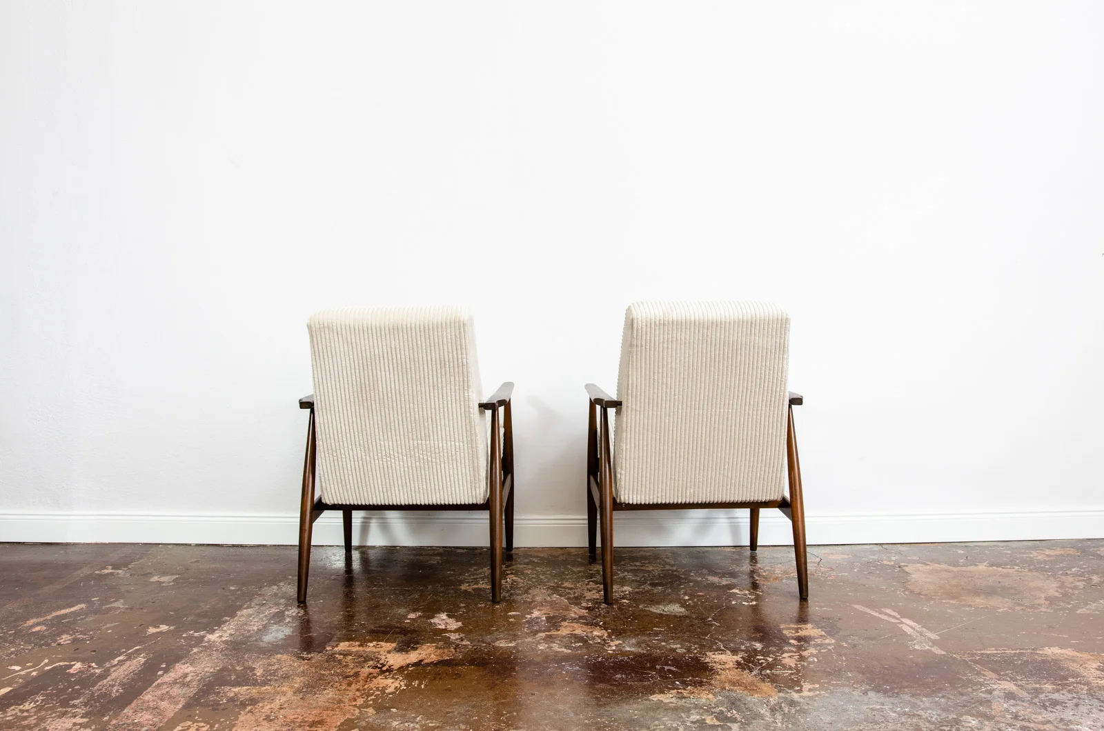 Pair of armchairs, type 300-190, designed by H. Lis, Dolnośląska Fabryka Mebli, Poland, 1970s