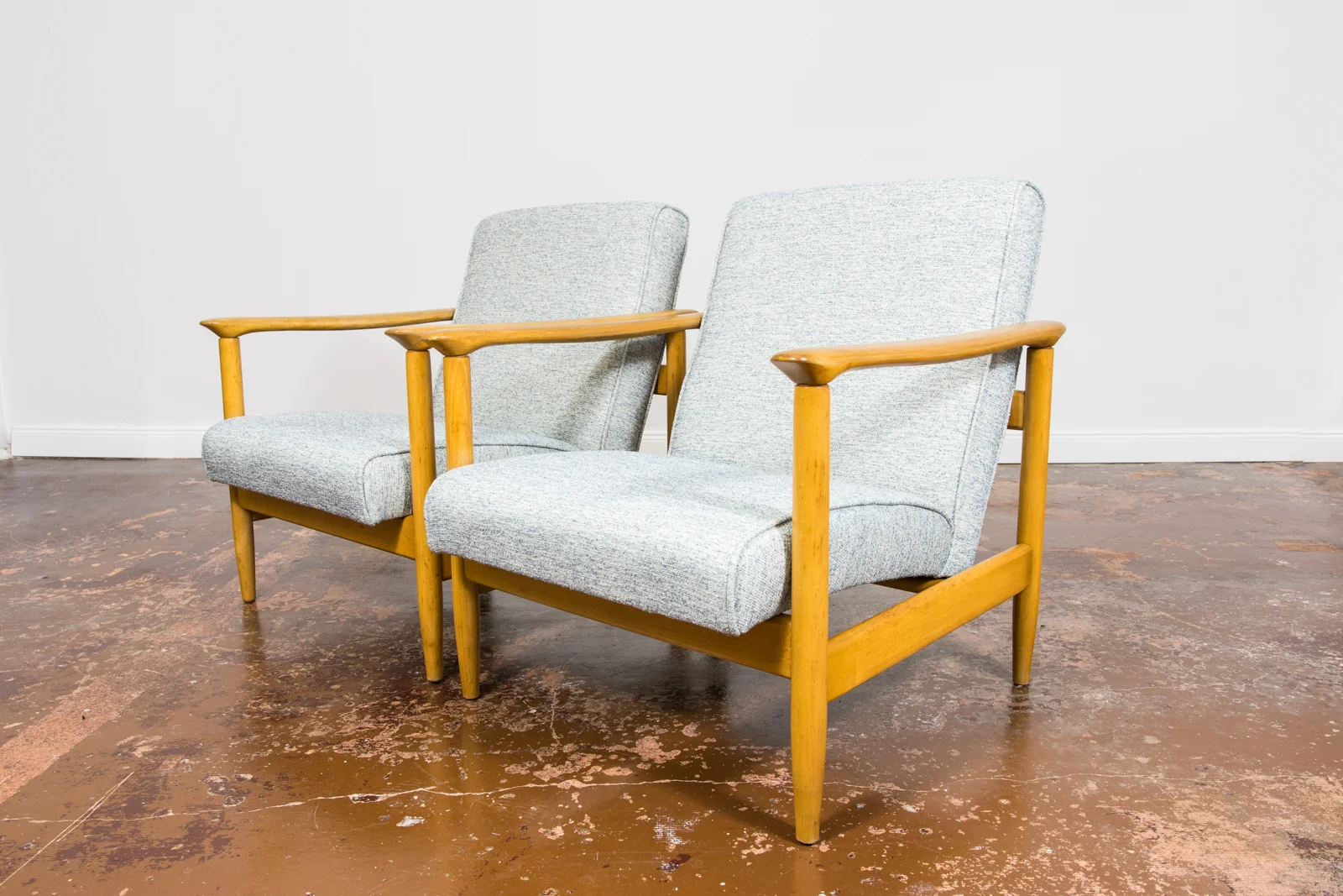 Pair of GFM-142 Armchairs, designed by Edmund Homa, Gościcińska Fabryka Mebli, Poland, 1960s