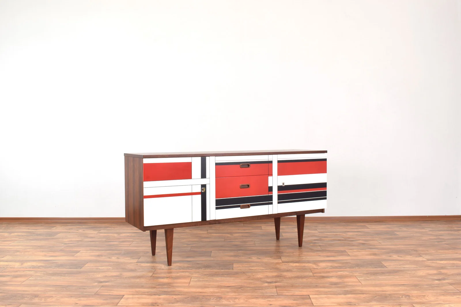 Sideboard z malaturą w stylu op-art, Niemcy, lata 60