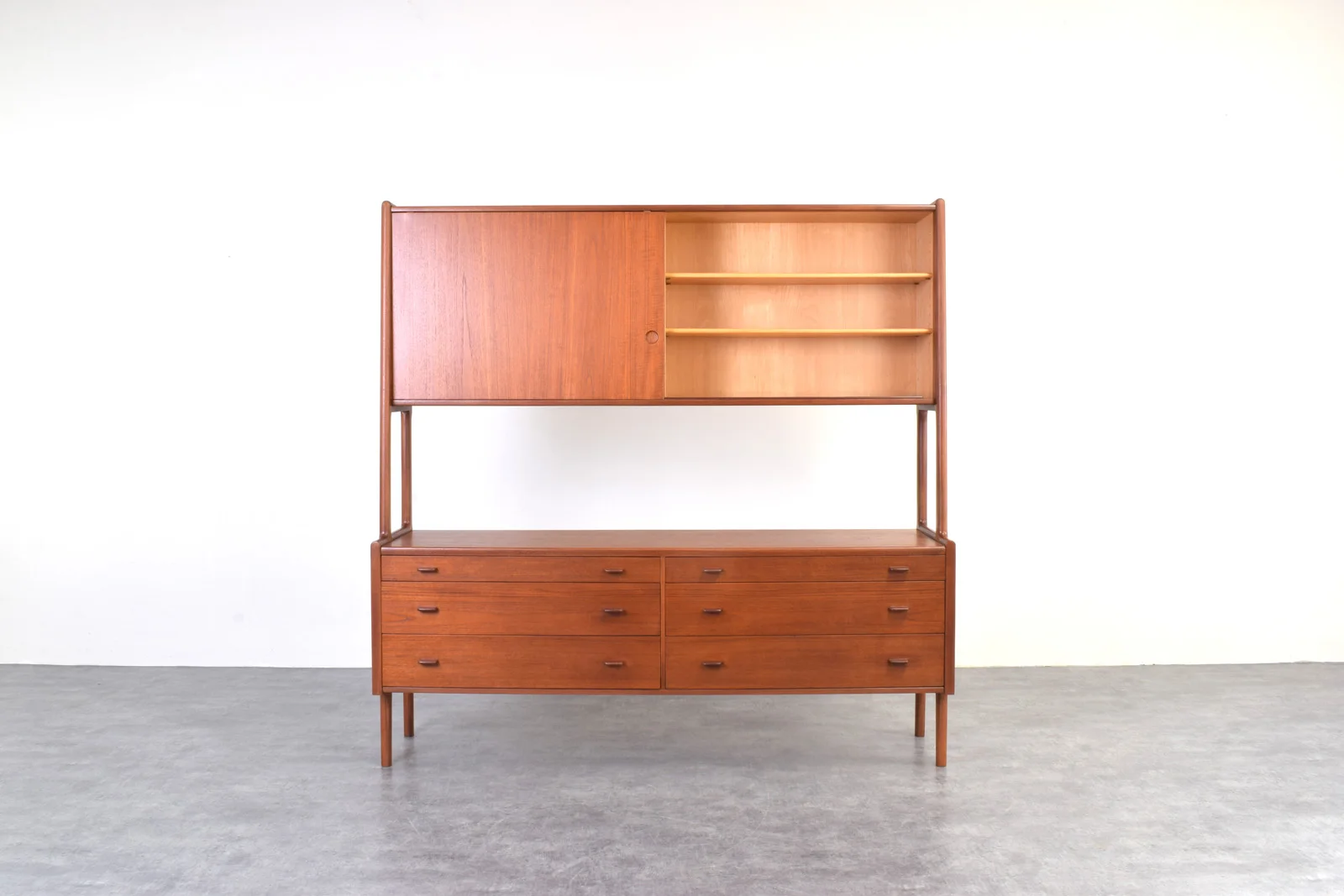 Komoda model RY-20 proj. Hans Wegner, prod. Ry Møbler, Dania, lata 50