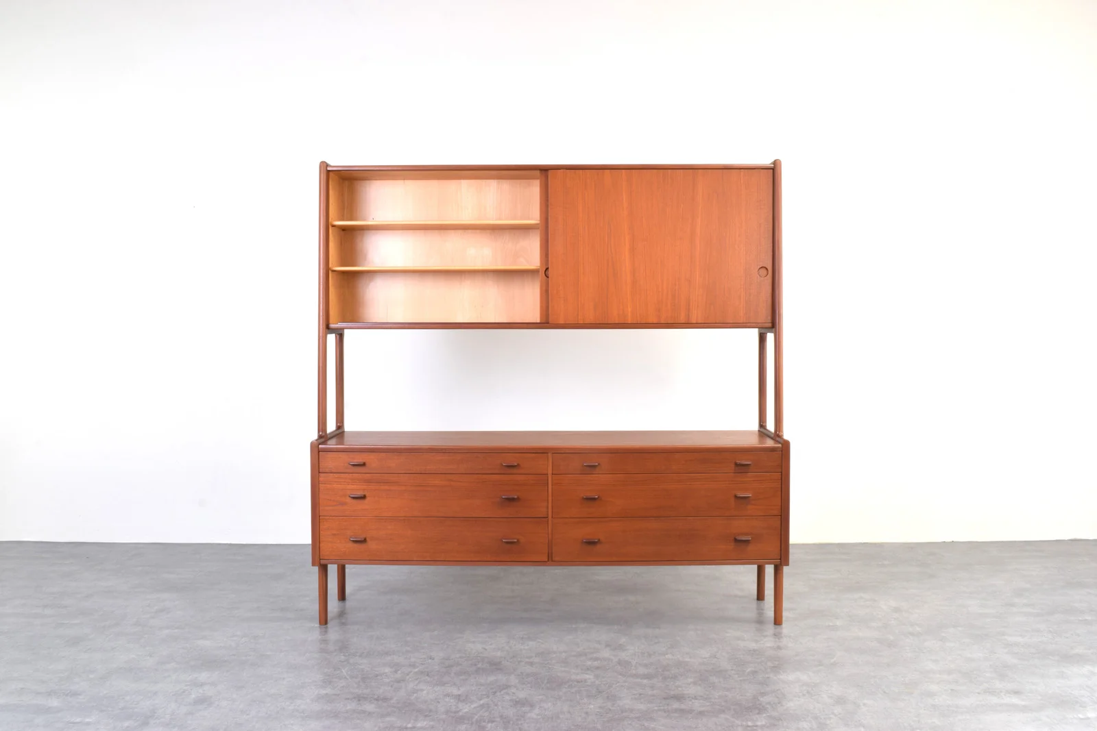 Komoda model RY-20 proj. Hans Wegner, prod. Ry Møbler, Dania, lata 50