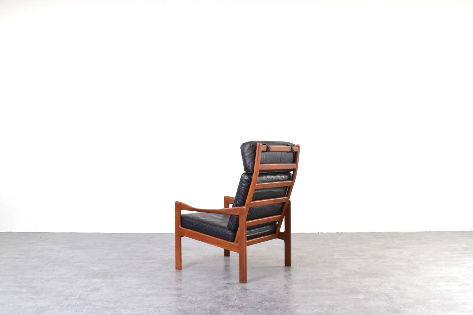 Teak lounge chairs designed by Illum Wikkelsø for Niels Eilersen, 1960s