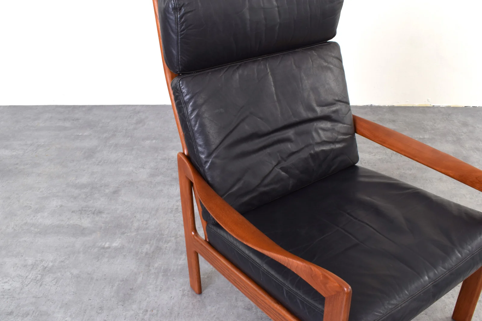 Teak lounge chairs designed by Illum Wikkelsø for Niels Eilersen, 1960s