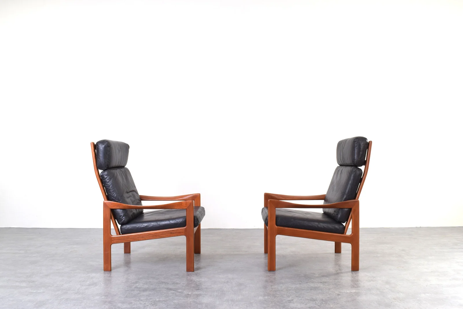 Teak lounge chairs designed by Illum Wikkelsø for Niels Eilersen, 1960s