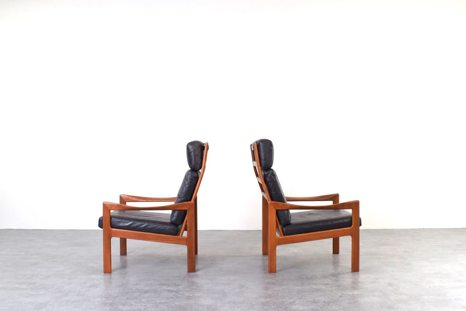 Teak lounge chairs designed by Illum Wikkelsø for Niels Eilersen, 1960s
