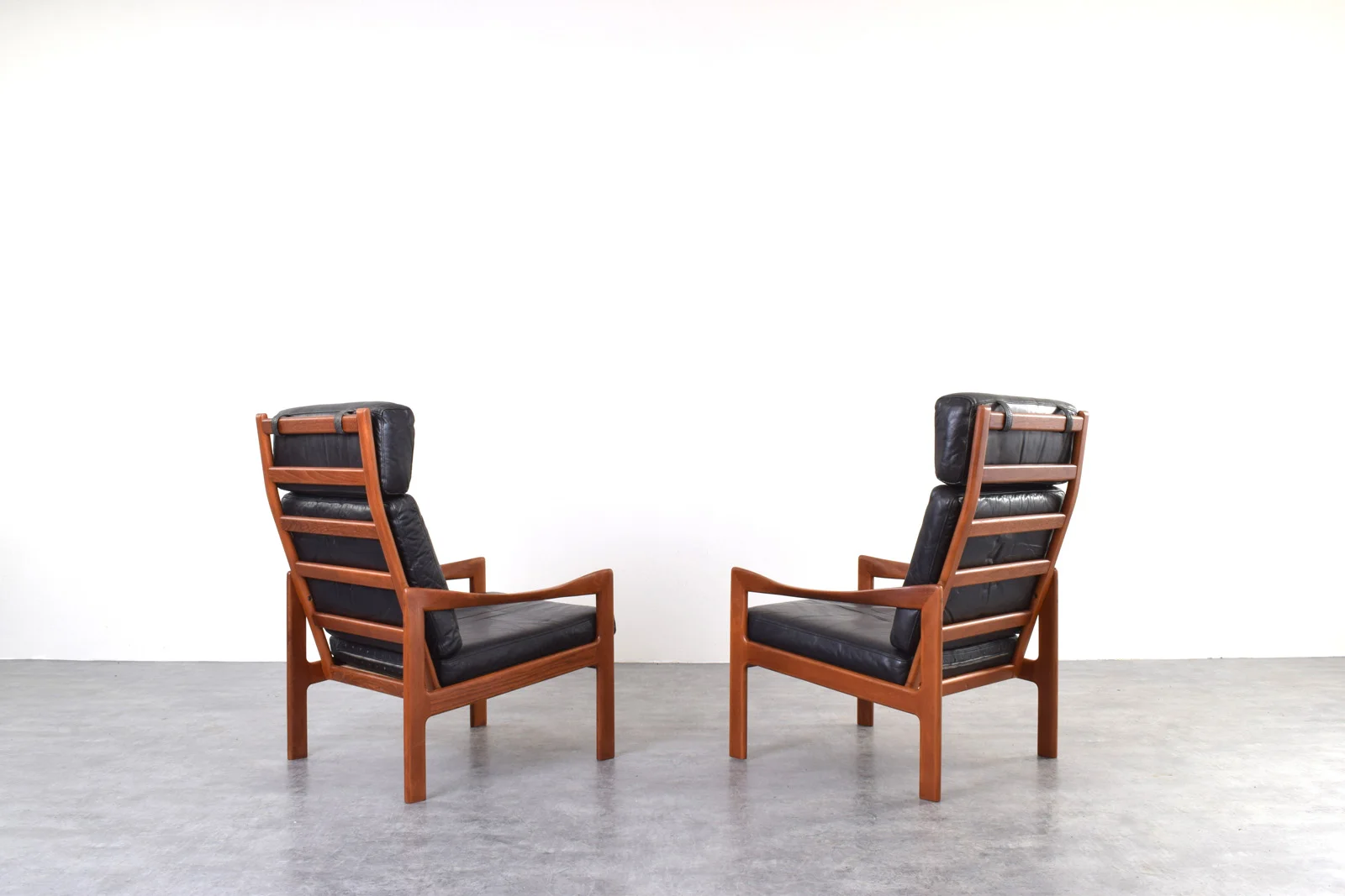 Teak lounge chairs designed by Illum Wikkelsø for Niels Eilersen, 1960s
