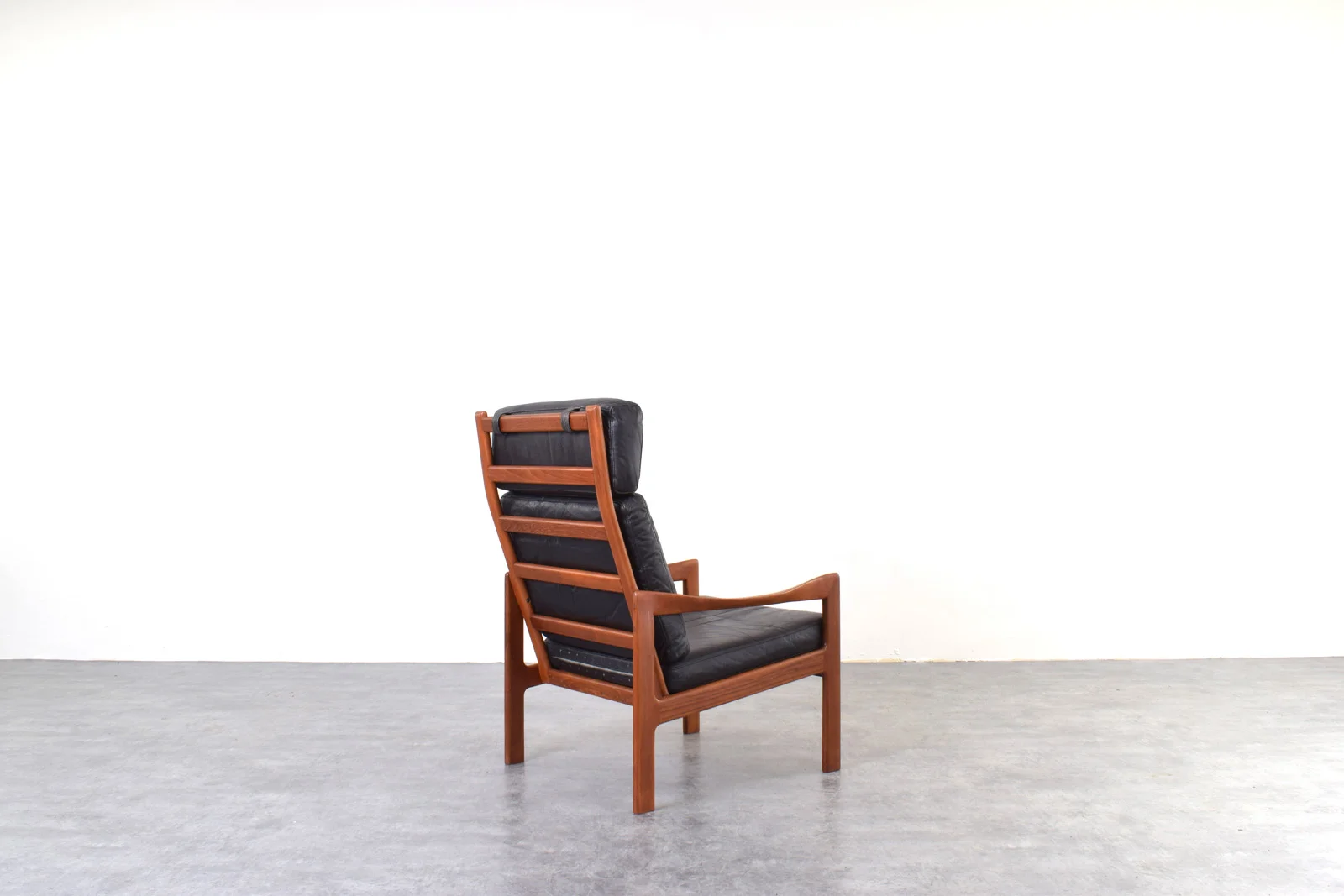 Teak lounge chairs designed by Illum Wikkelsø for Niels Eilersen, 1960s