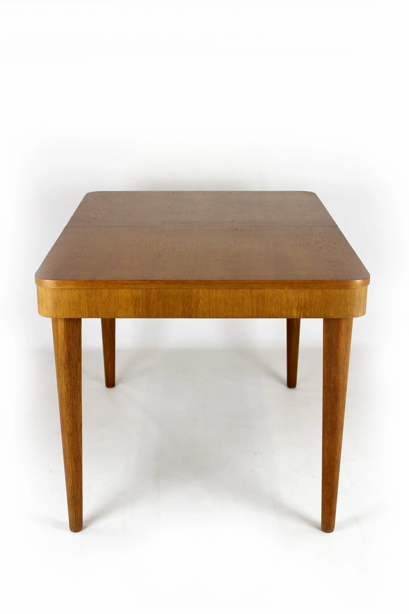 Extendable oak table, designed by Jindrich Halabala, Czechoslovakia, 1950s