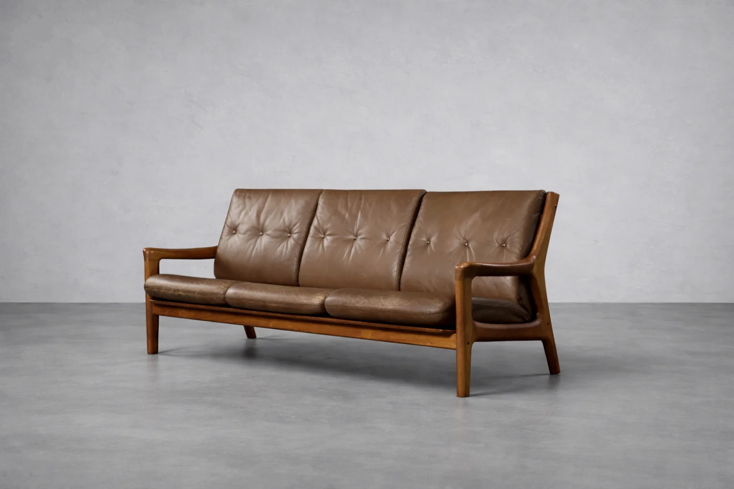 Skórzana sofa trzyosobowa, proj. Georg Thams dla A/S Vejen Polstermøbelfabrik, Dania, lata 60