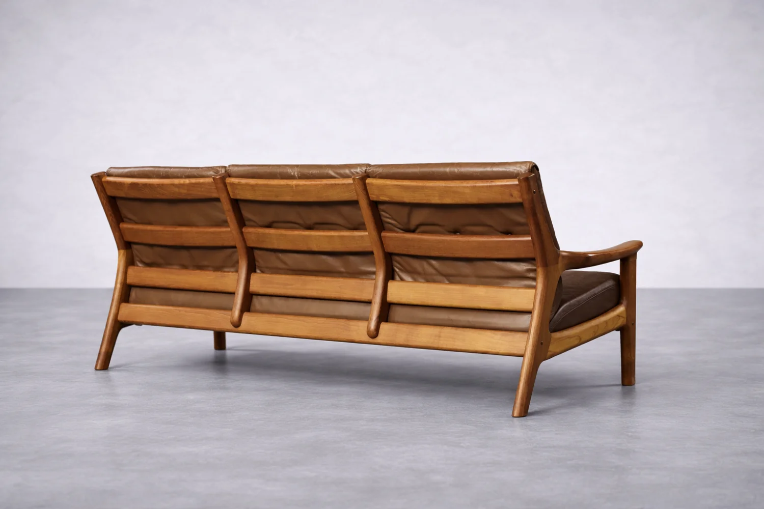 Skórzana sofa trzyosobowa, proj. Georg Thams dla A/S Vejen Polstermøbelfabrik, Dania, lata 60