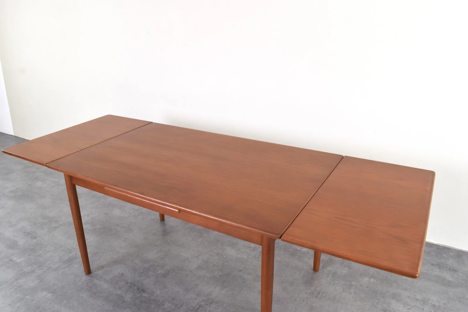 Extendable teak table by Rogenstrup Möbelfabrik, Denmark, 1960s