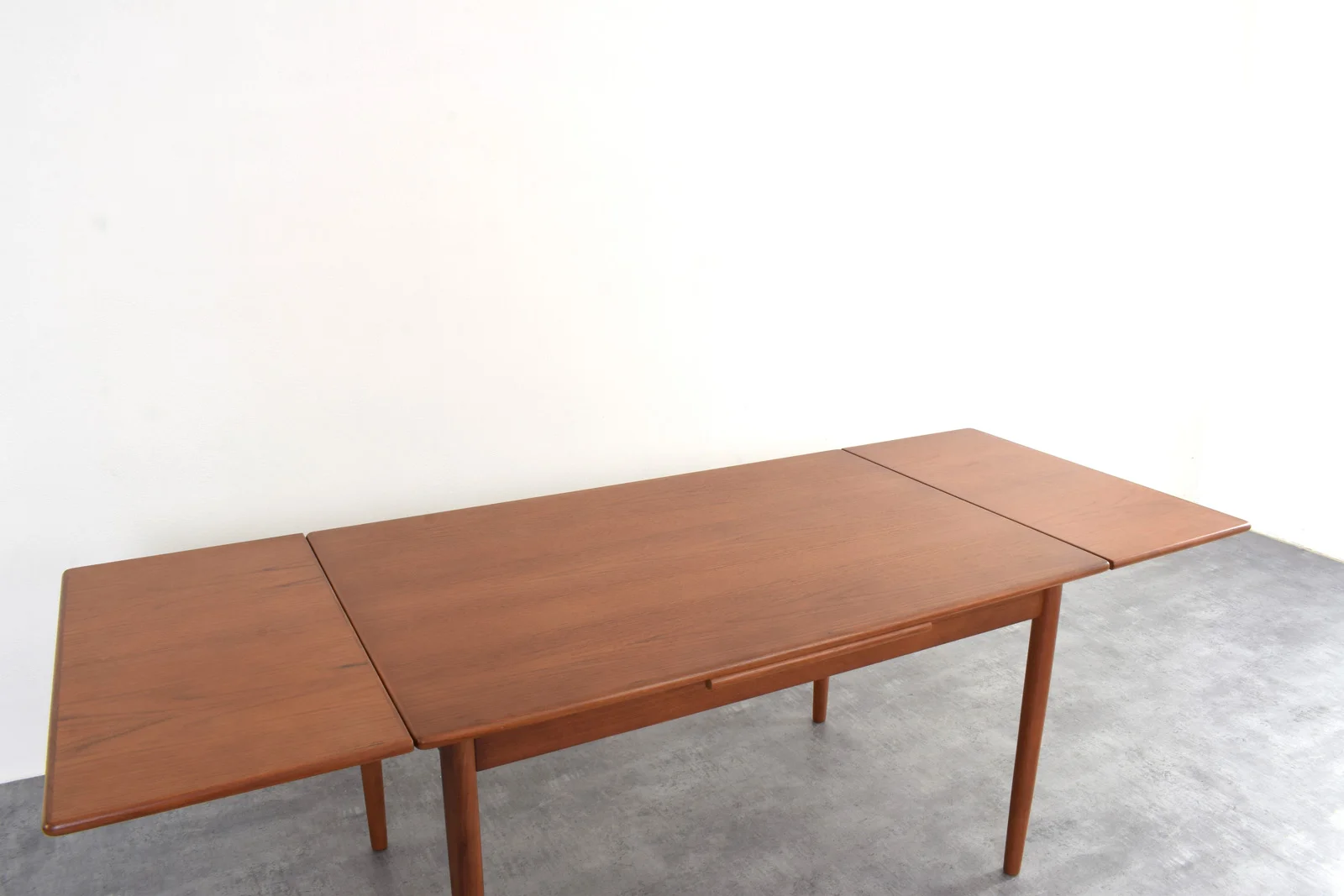 Extendable teak table by Rogenstrup Möbelfabrik, Denmark, 1960s