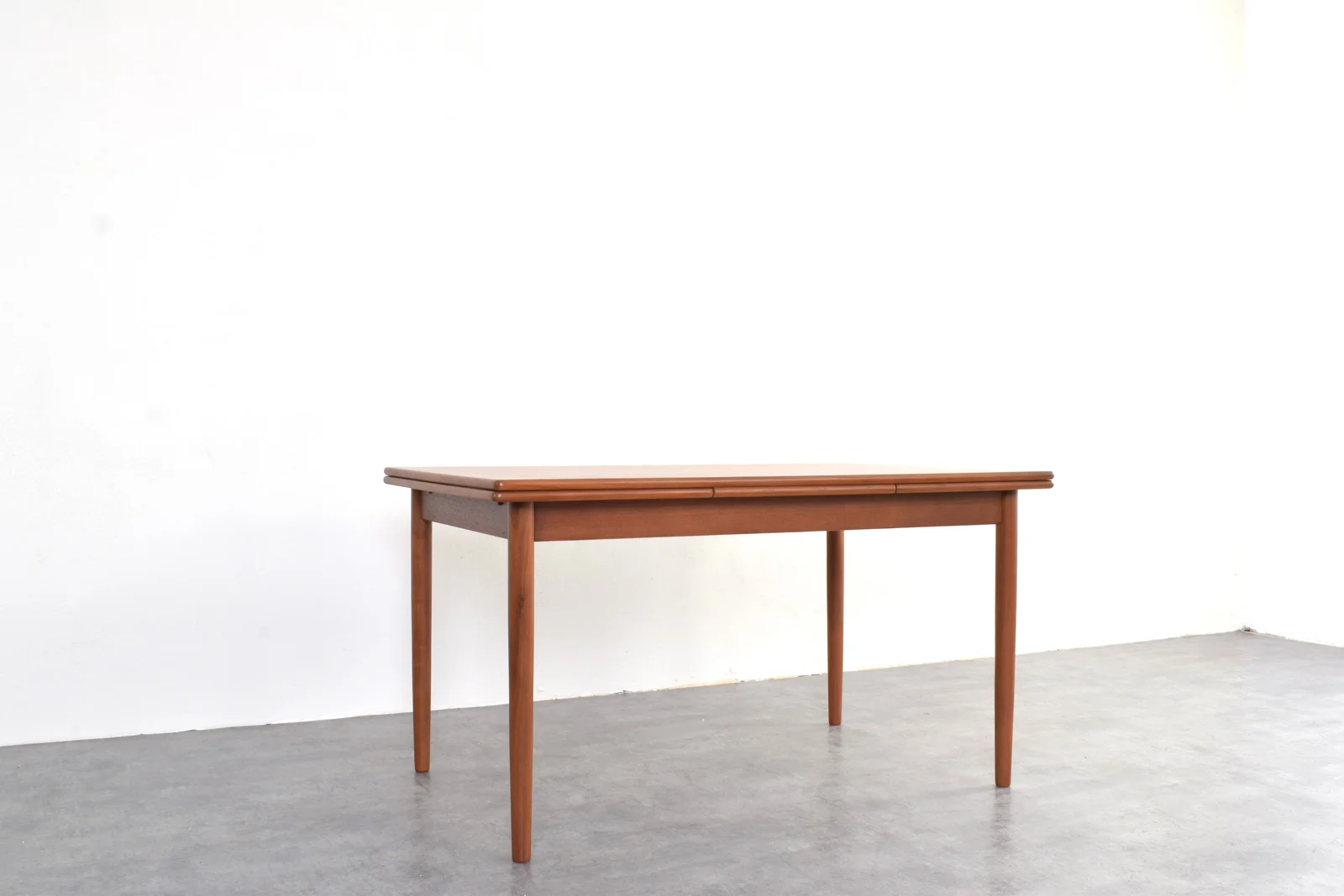 Extendable teak table by Rogenstrup Möbelfabrik, Denmark, 1960s