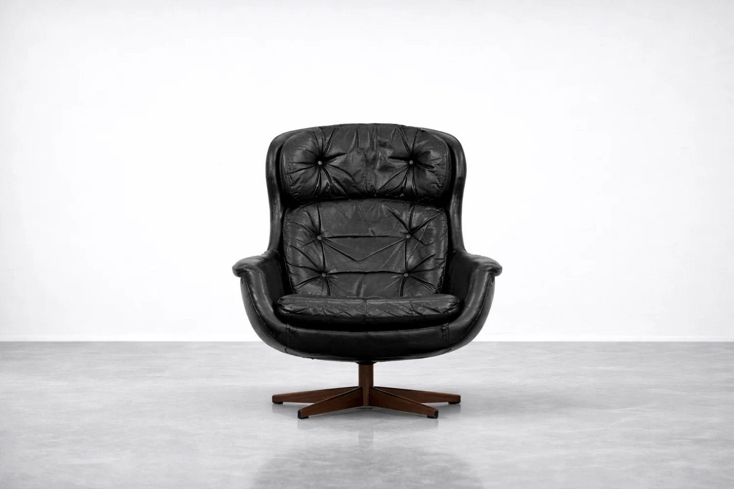 Vintage leather swivel armchair, Selig Imperial, Sweden, 1970s