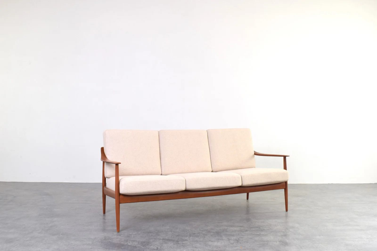 Vintage teak sofa, Knoll Antimott, Germany, 1960s