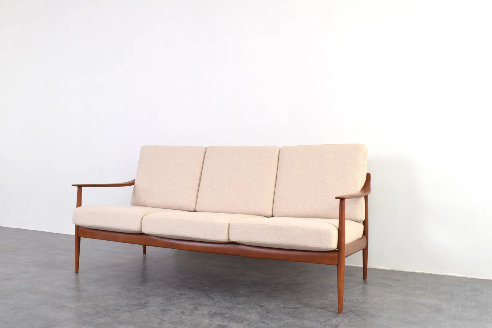 Vintage teak sofa, Knoll Antimott, Germany, 1960s