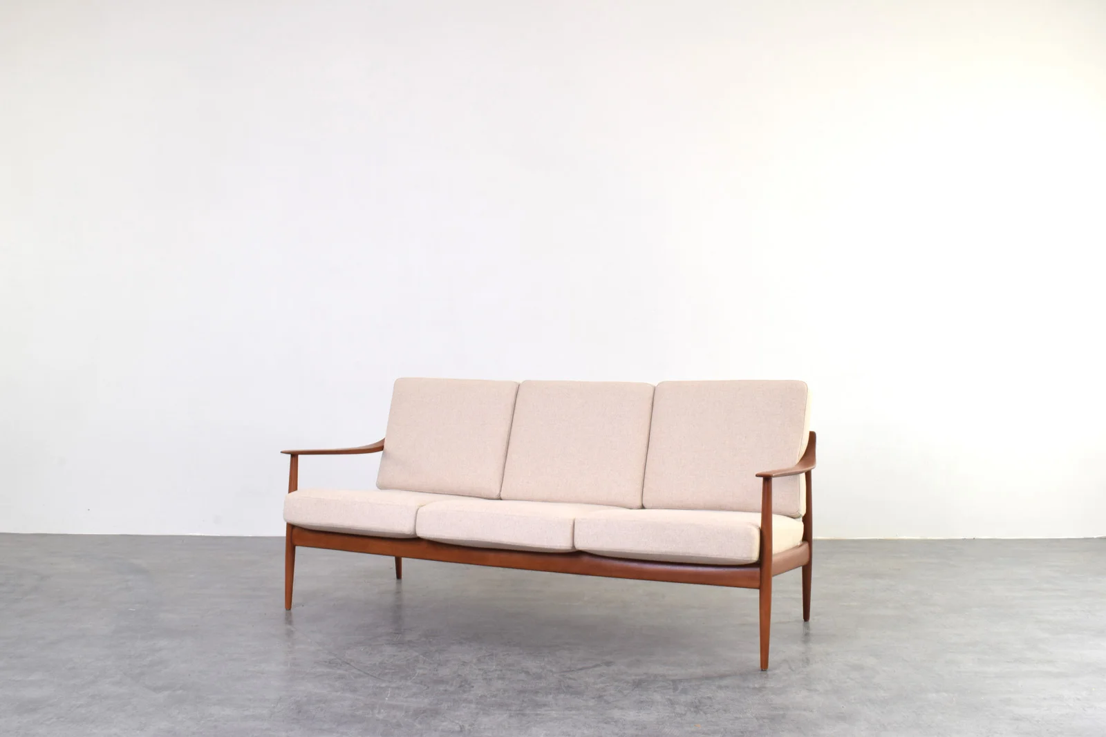 Vintage teak sofa, Knoll Antimott, Germany, 1960s