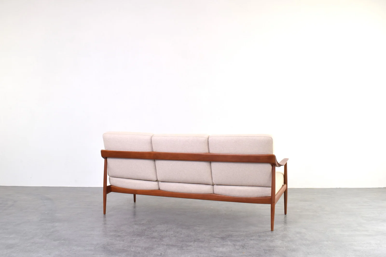Vintage teak sofa, Knoll Antimott, Germany, 1960s