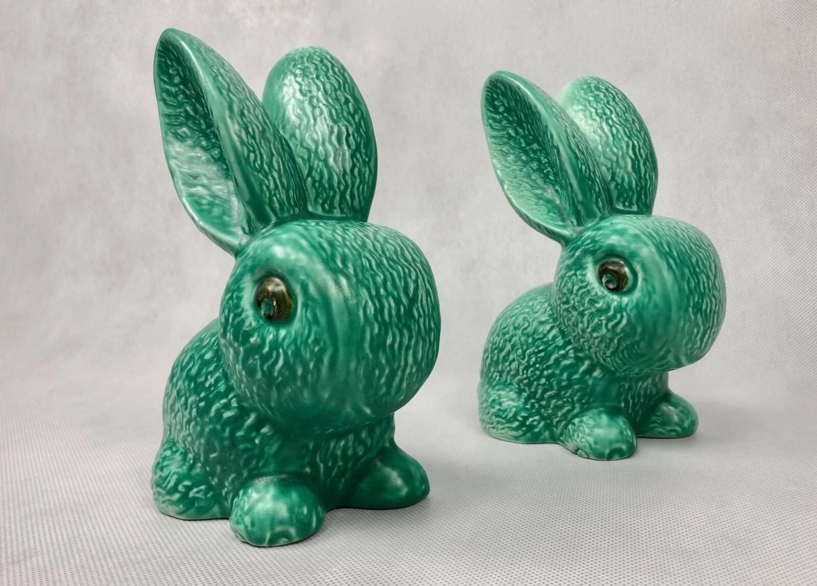 Pair of porcelain rabbit figurines no. 1028, SylvaC, England, 1950s