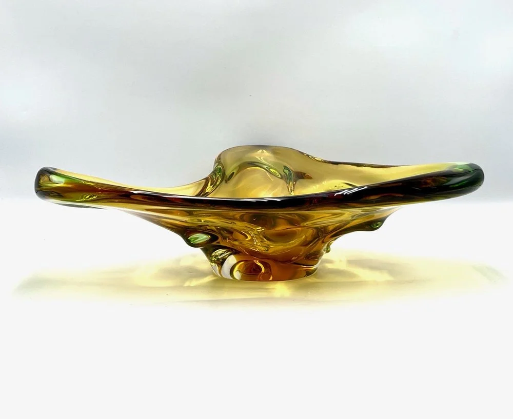Platter, art glass, designed by Frantisek Zemek, Sklárna Mstišov, Czechoslovakia, 1960s