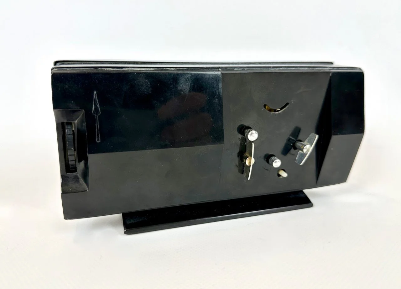 Calendar clock by Diamond Shanghai, China, 1970s