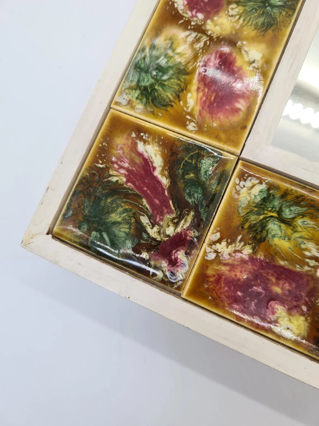 Lustro ze szkliwioną ramą ceramiczną, lata 70