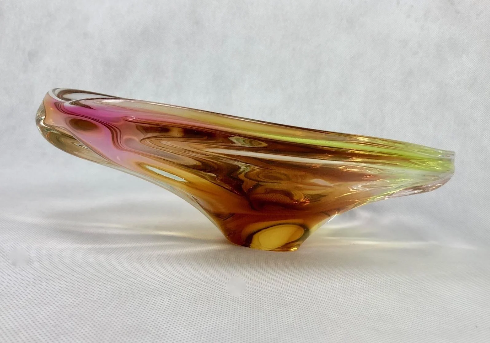 Vintage coloured glass bowl, designed by Jan Beranek, Škrdlovice, Czechoslovakia, 1960s