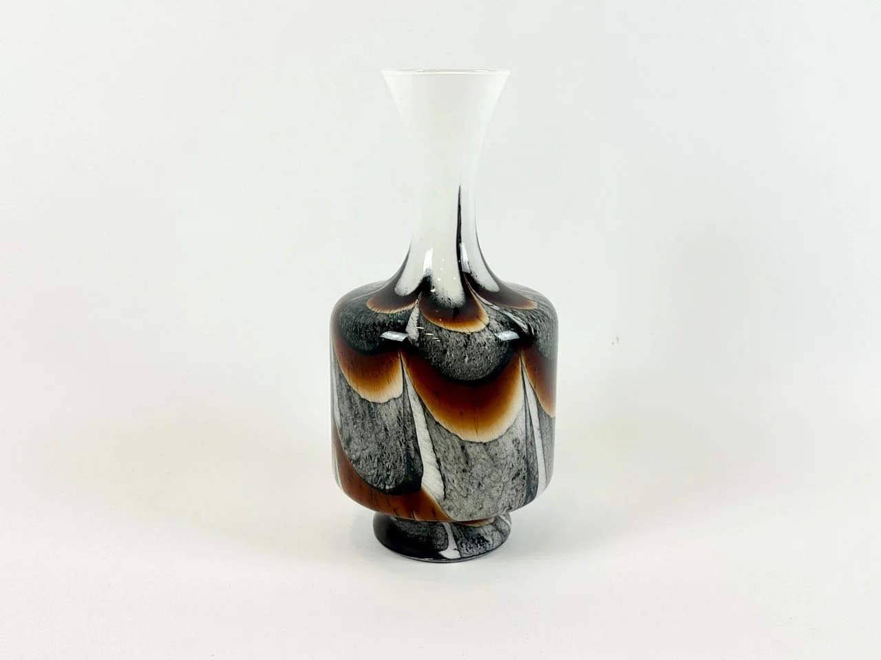 Vase made of opal glass, designed by Carlo Moretti, Murano, Italy, 1970s