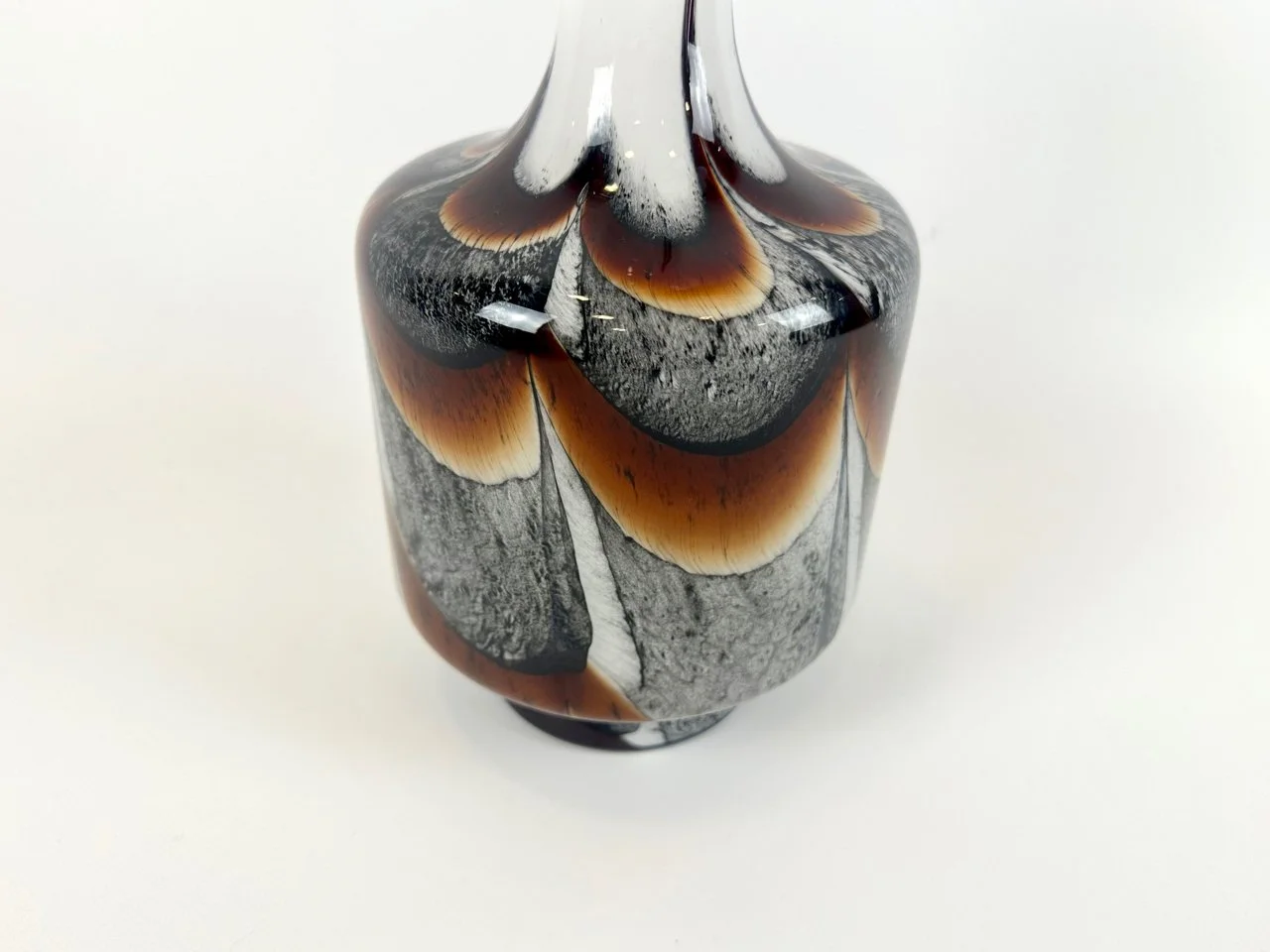 Vase made of opal glass, designed by Carlo Moretti, Murano, Italy, 1970s
