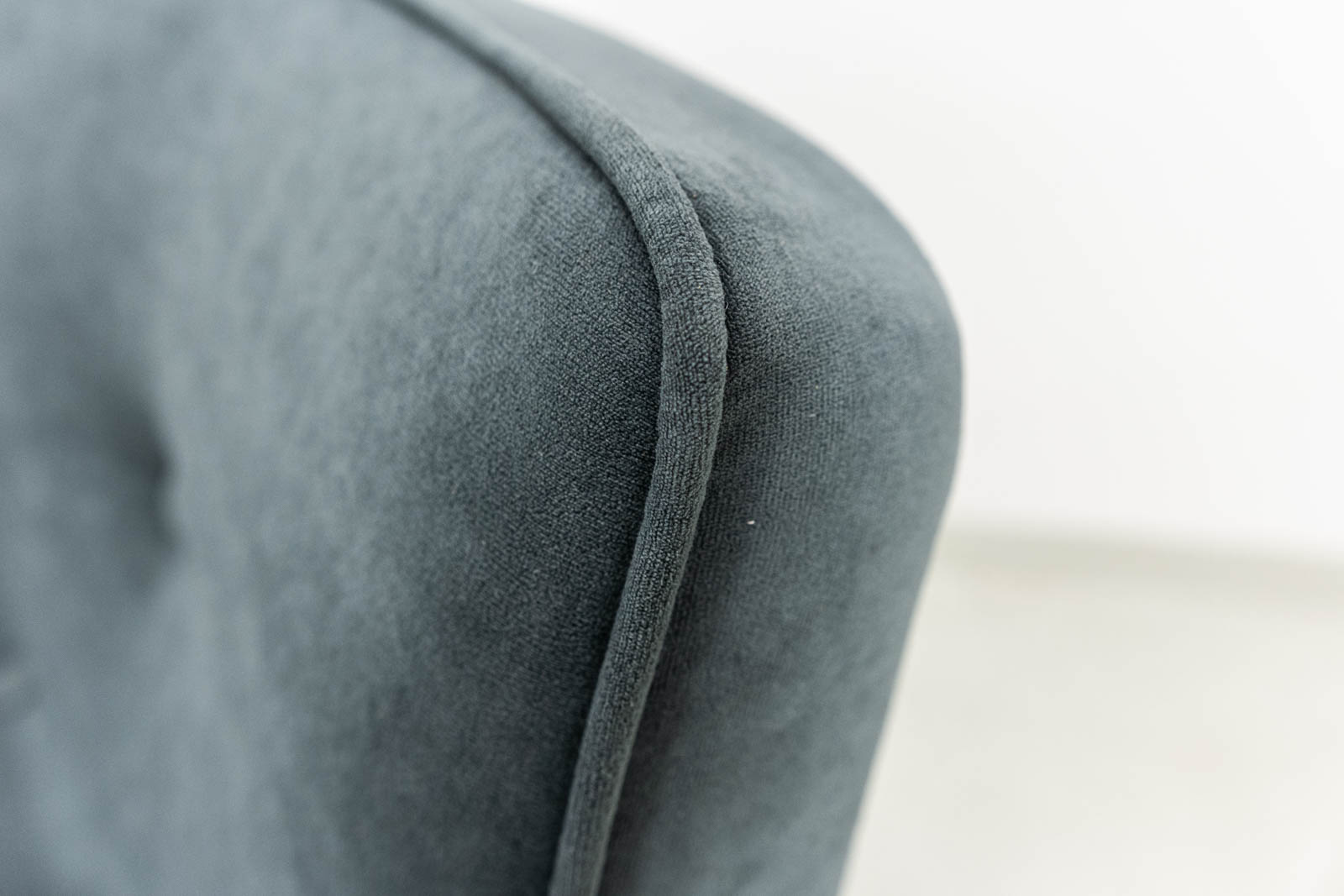 Fotel 366, proj. Józef Chierowski, Dolnośląska Fabryka Mebli, Polska, lata 60