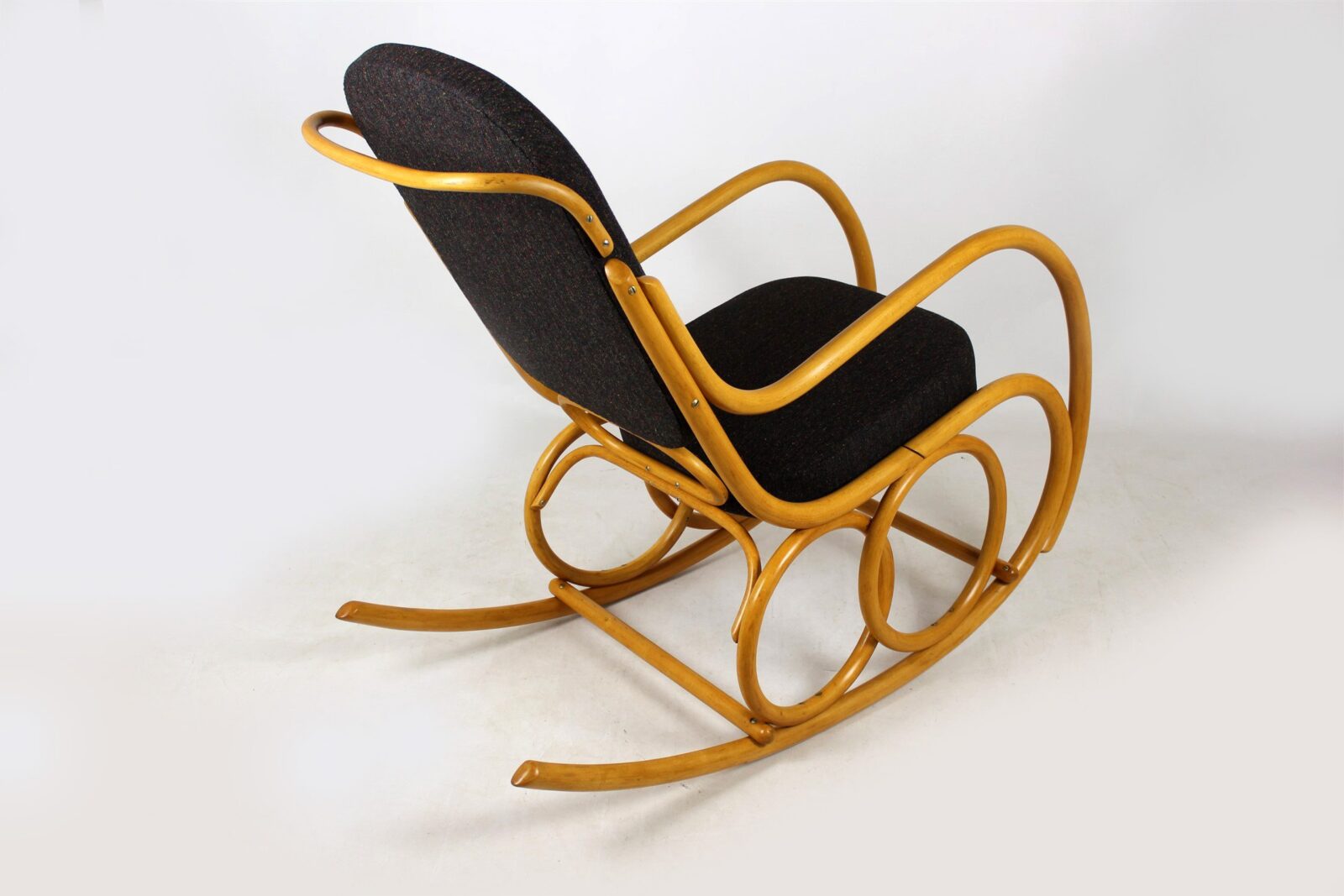 Fotel bujany, Ton (Thonet), Czechosłowacja, lata 60