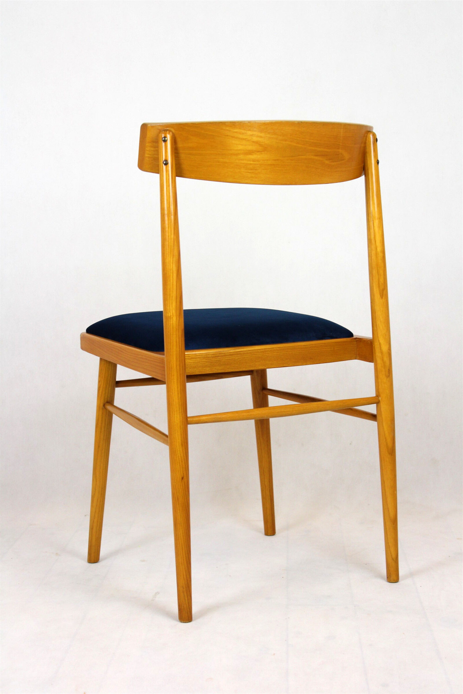 Zestaw 4 krzeseł do jadalni, TON (Thonet), Czechosłowacja, lata 60-te