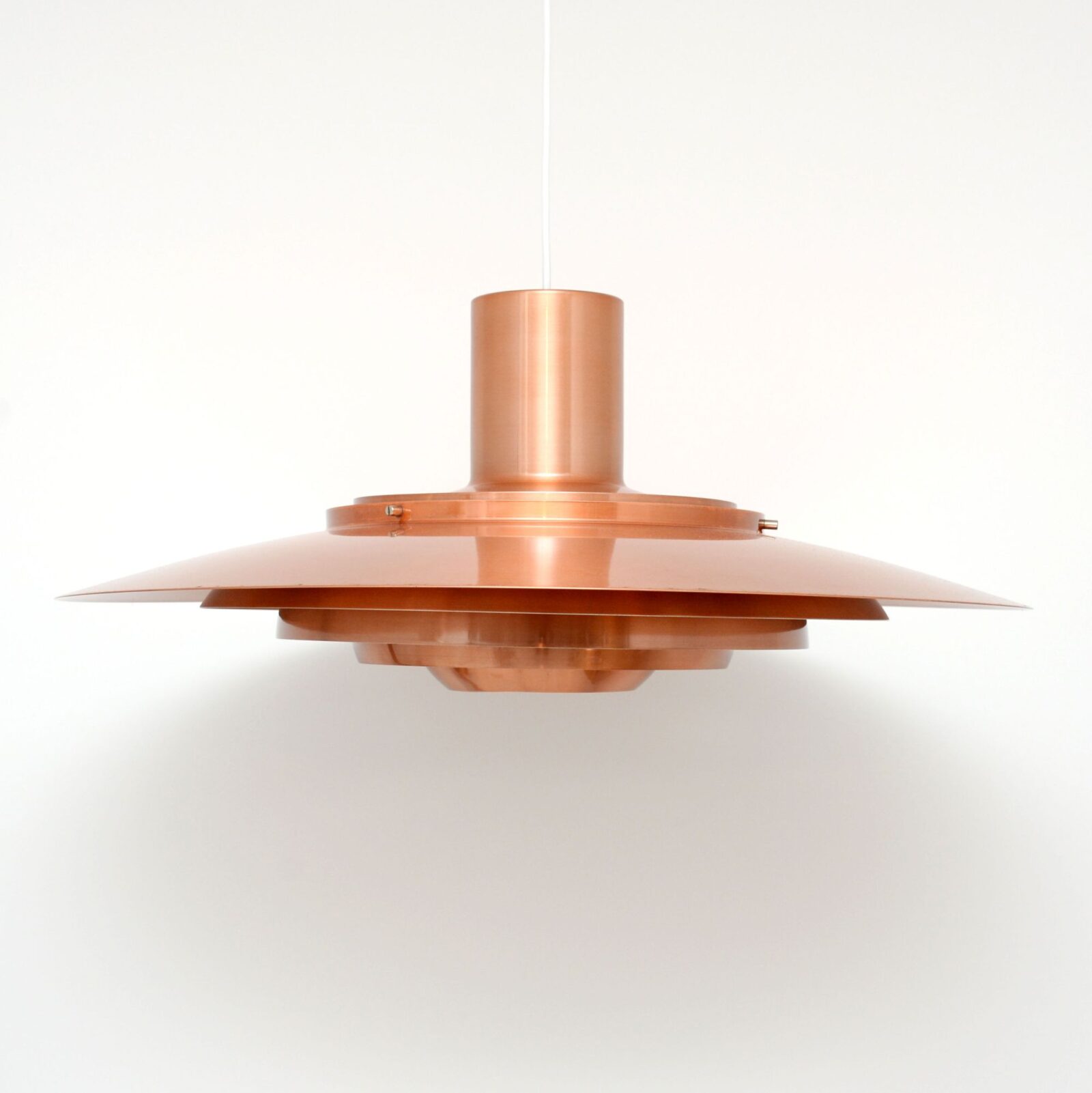 Lampa miedziana P376, proj. Kastholm & Fabricius, 1964