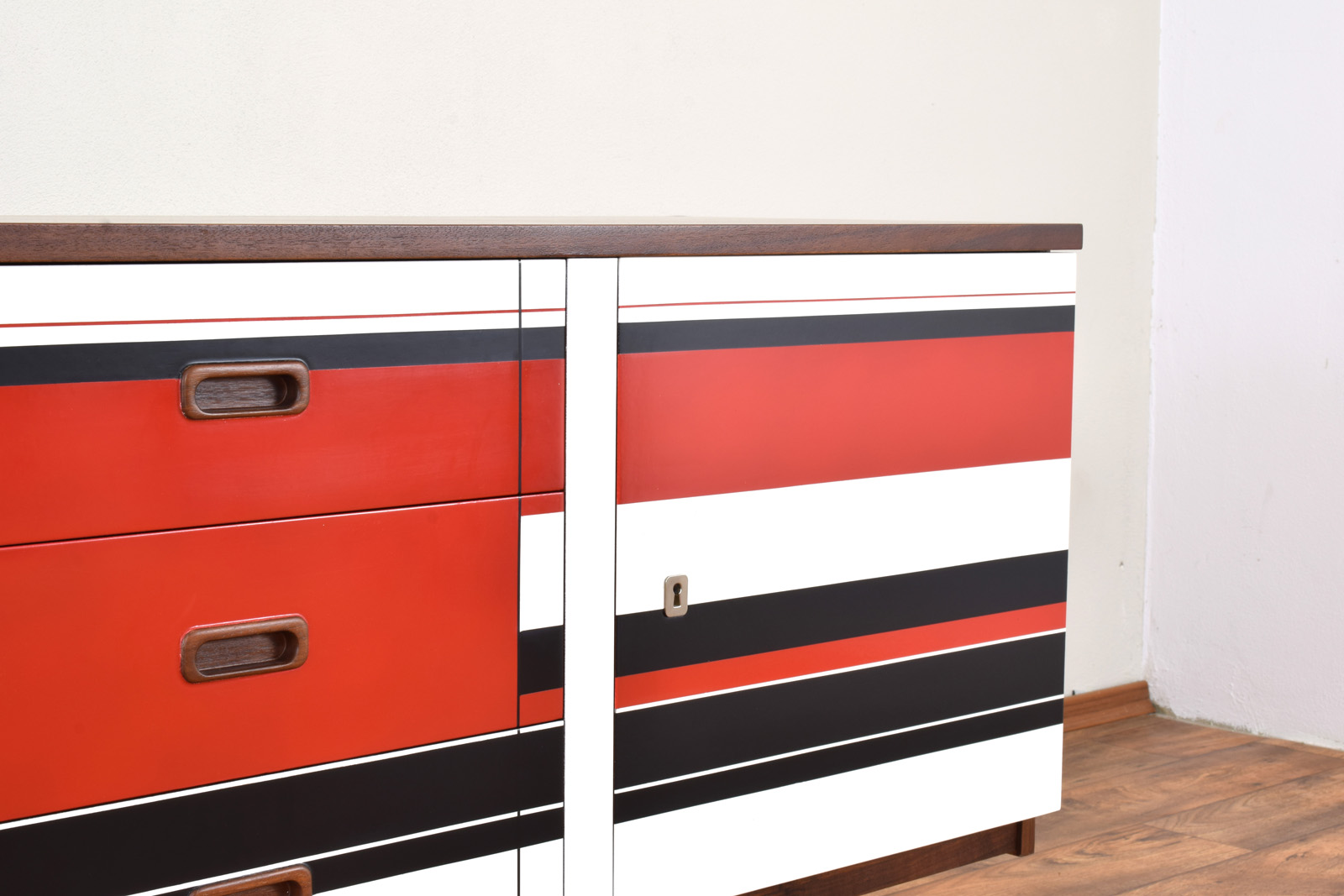 Sideboard z malaturą w stylu op-art, Niemcy, lata 60