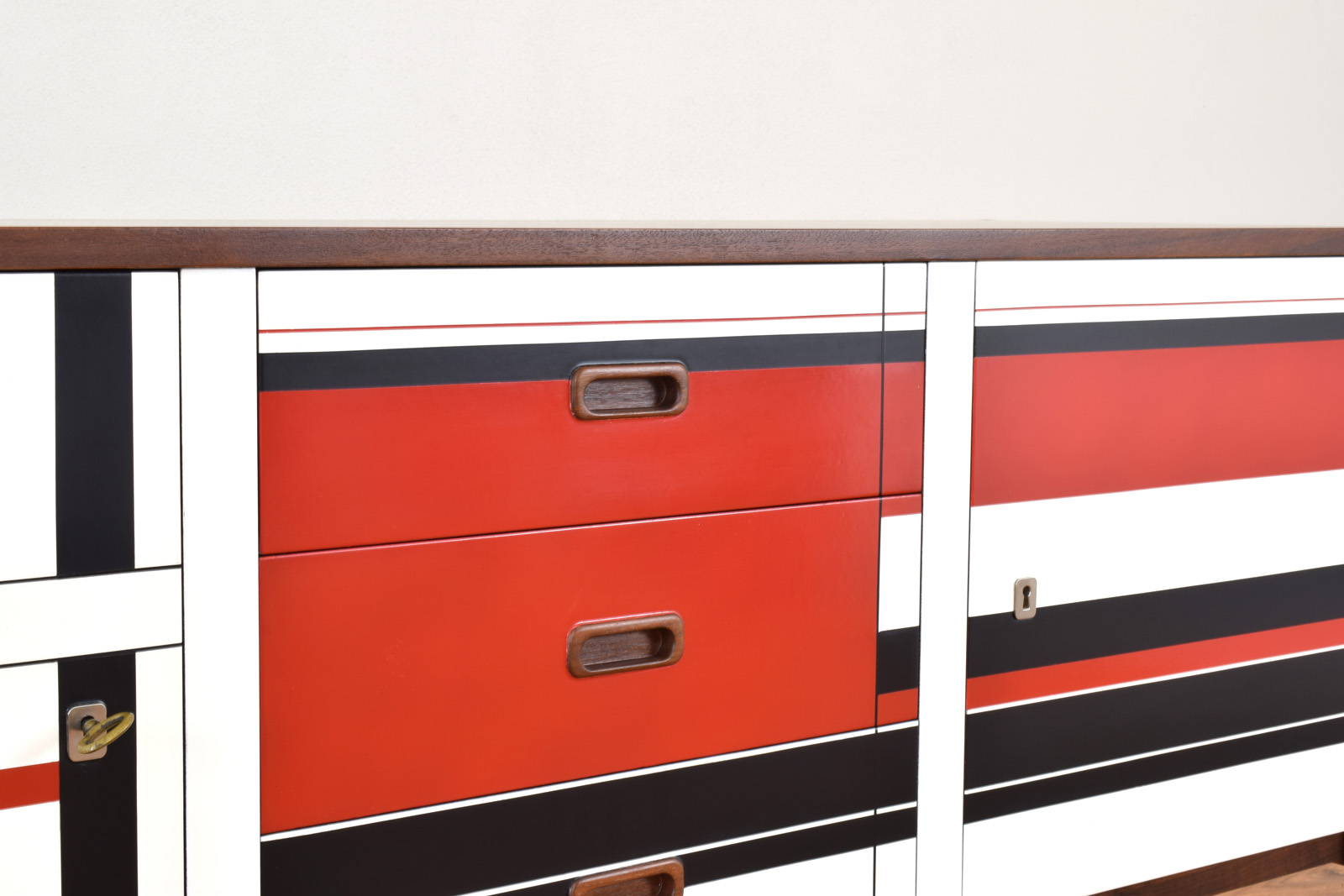 Sideboard z malaturą w stylu op-art, Niemcy, lata 60