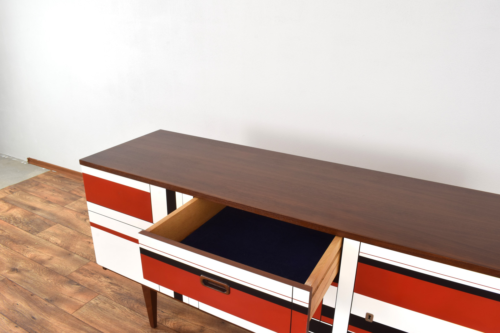 Sideboard z malaturą w stylu op-art, Niemcy, lata 60