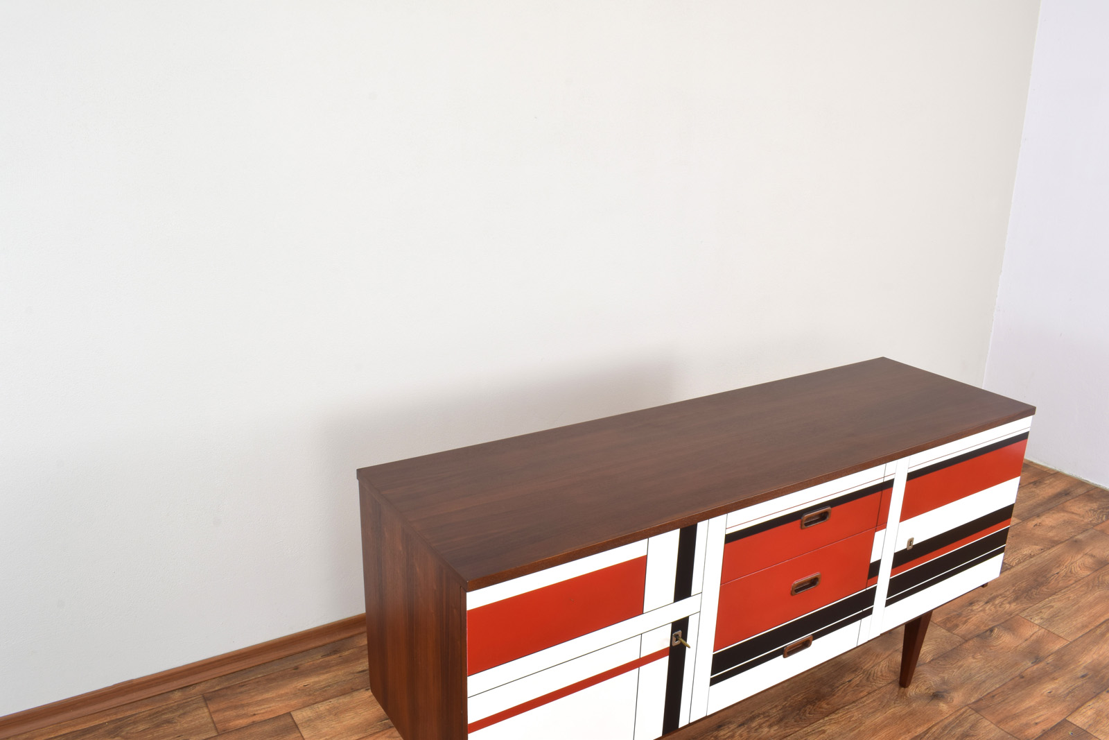 Sideboard z malaturą w stylu op-art, Niemcy, lata 60