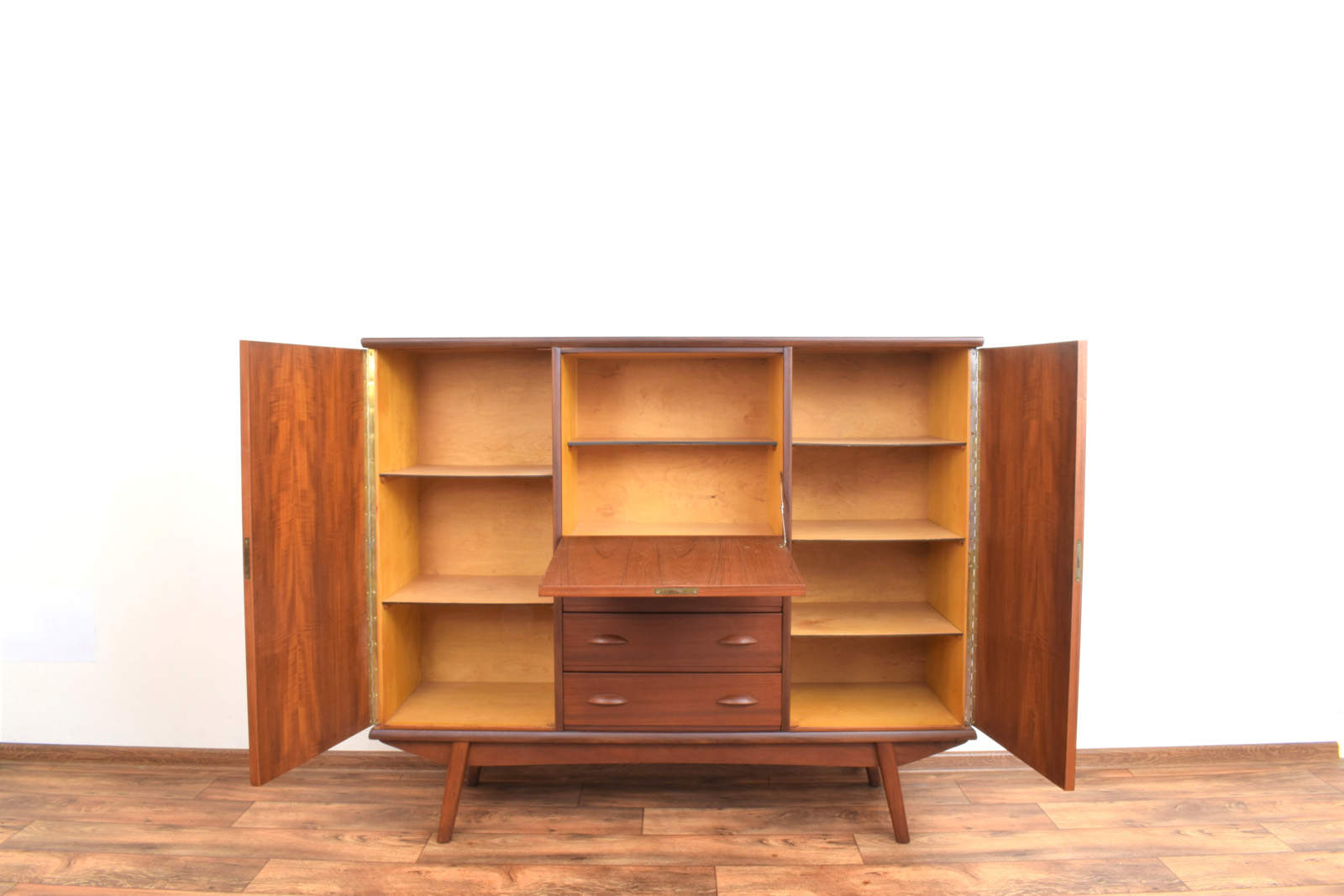 Highboard skandynawski, tek, Dania, lata 60