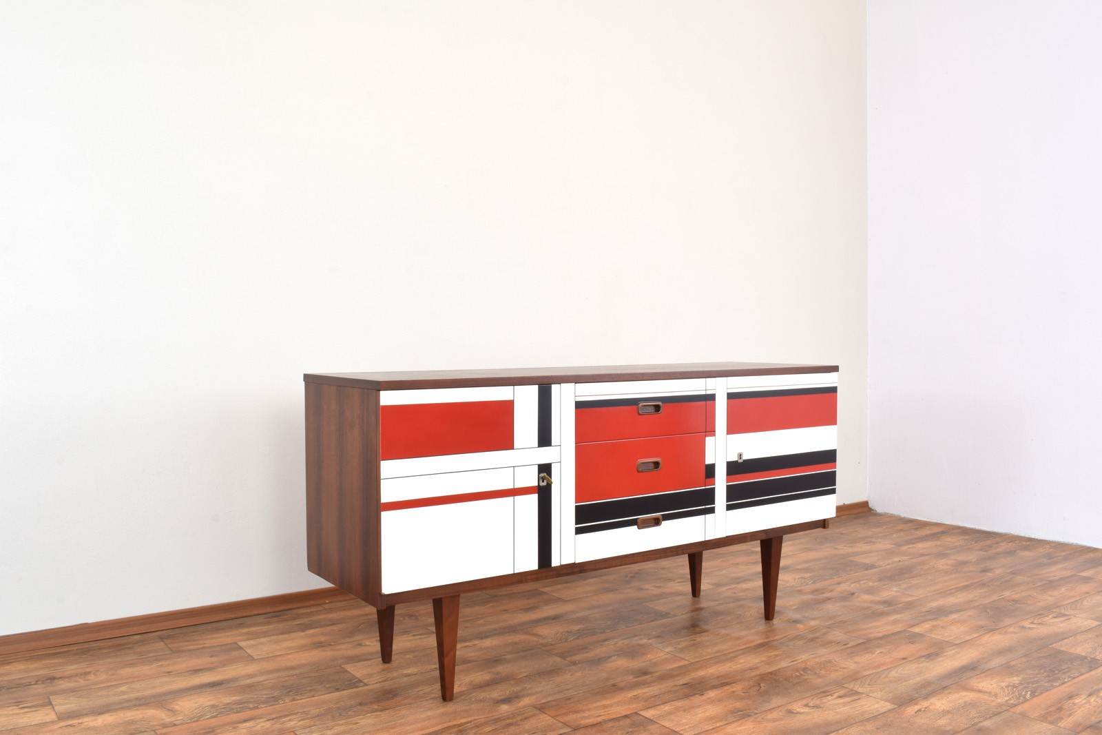 Sideboard z malaturą w stylu op-art, Niemcy, lata 60